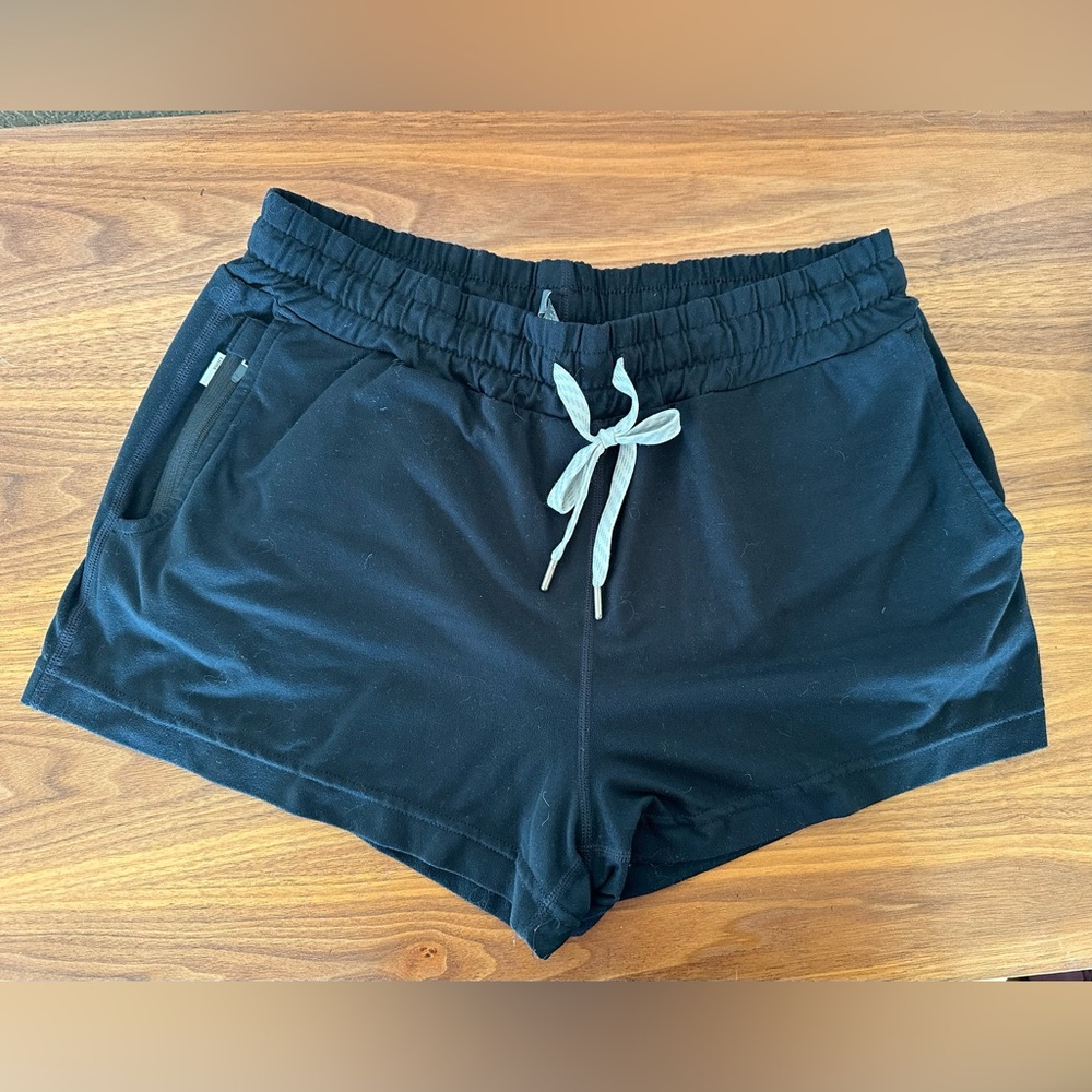 Vuori Halo Performance Short - Small - Black